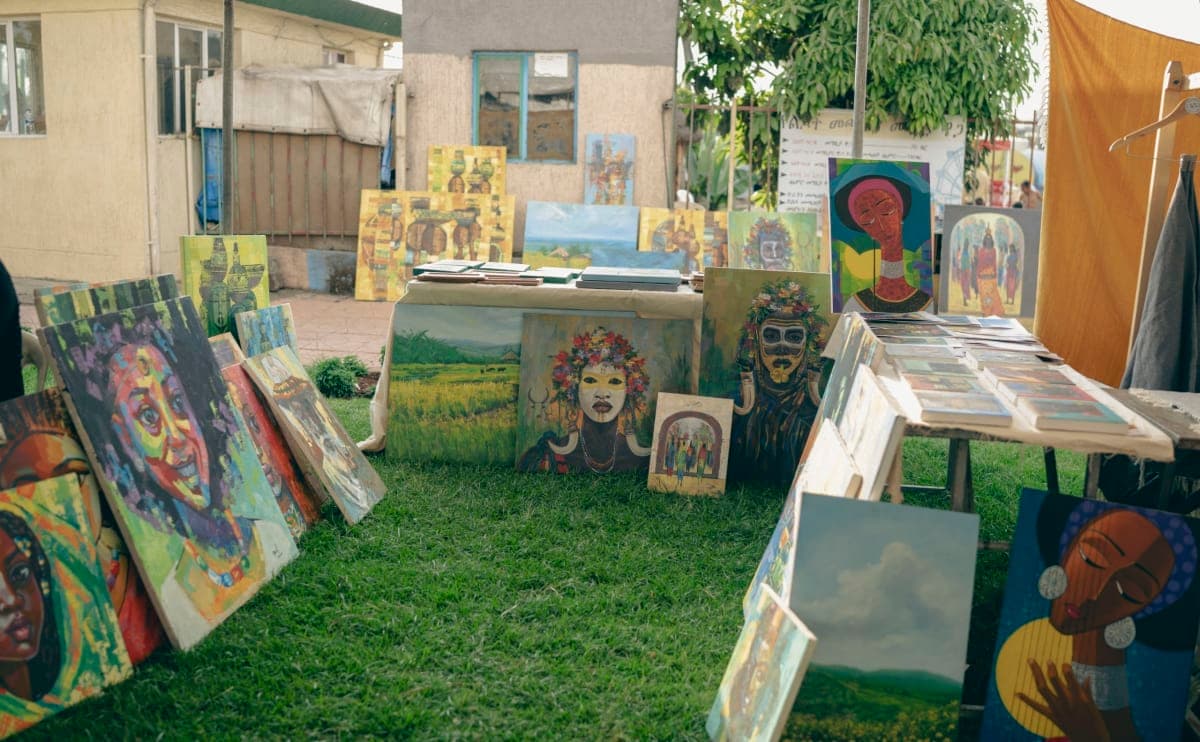 Makers' Market - Local Artisans & Craftsmanship